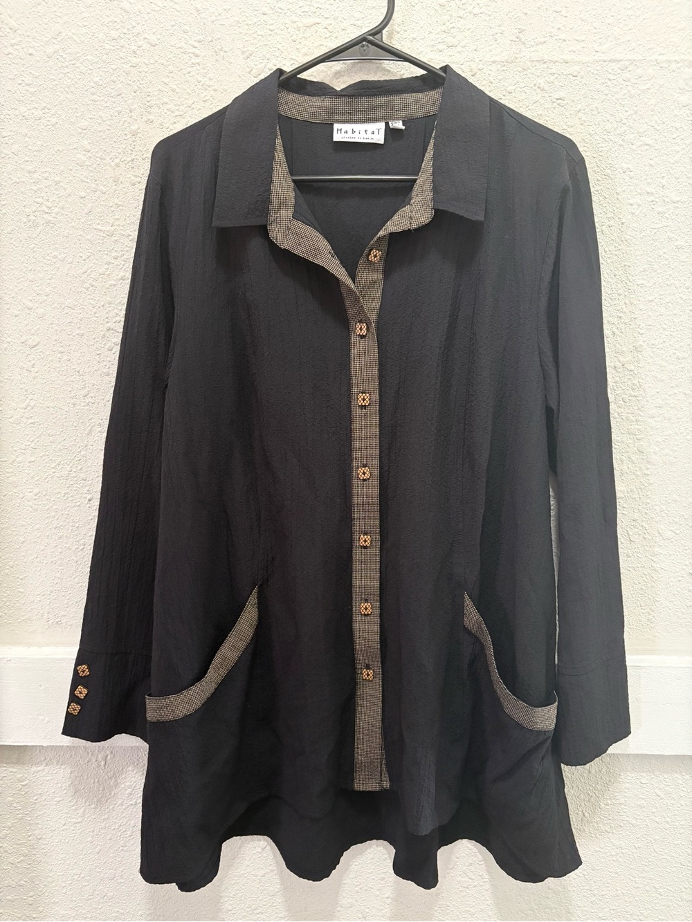 Habitat Black Crinkle Button Down Tunic Top Size Large